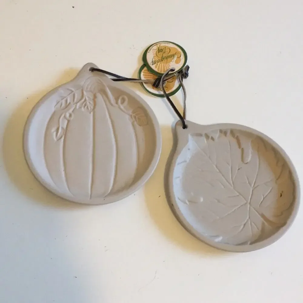 Hermitage Pottery Sandstone pumpkin & fall leaf - Autum leaves